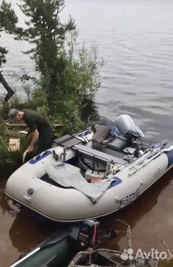 Лодка с Мотором