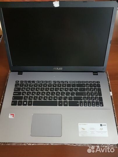 Ноутбук asus vivobook 17