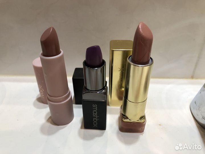 Косметика: помады, карандаши, тон, тени