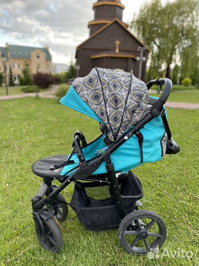 Прогулочная коляска с надувными колесами