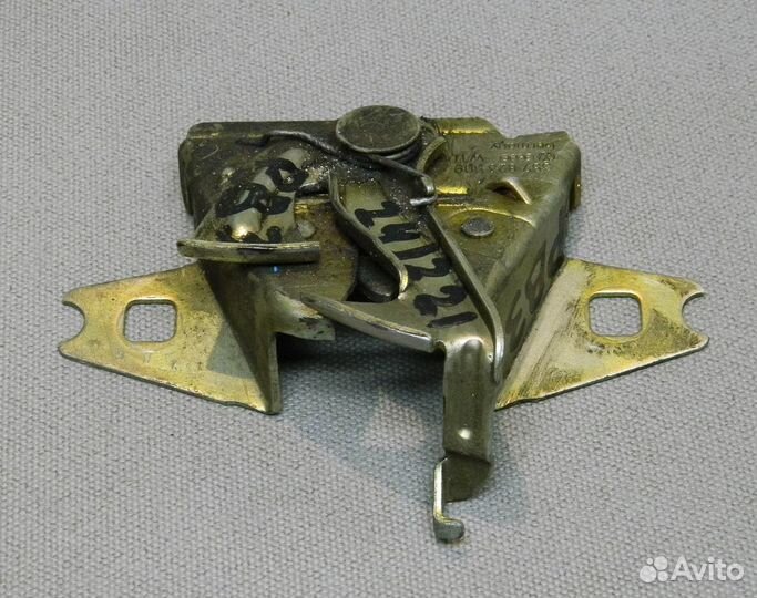 Замок капота VW Passat B3