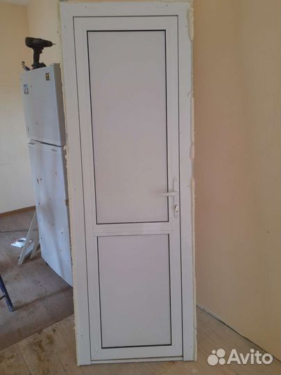 Двери межкомнатные алюминиевая б/у