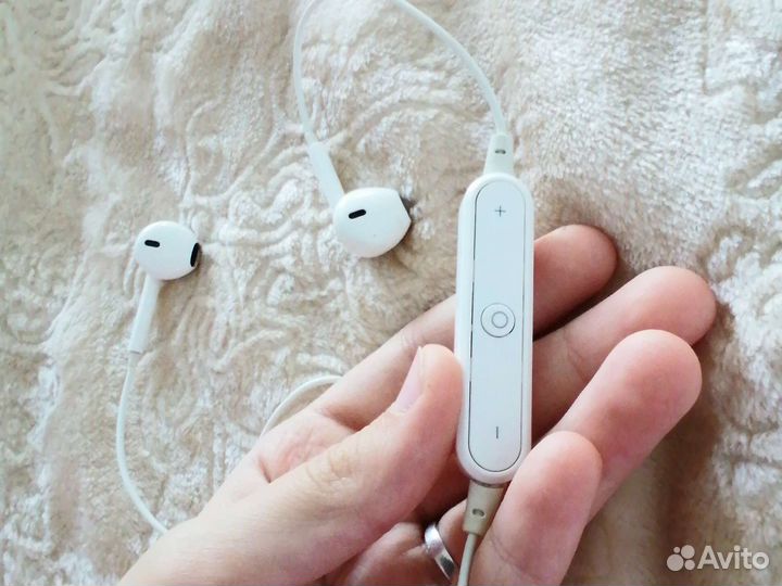 Беспроводные наушники