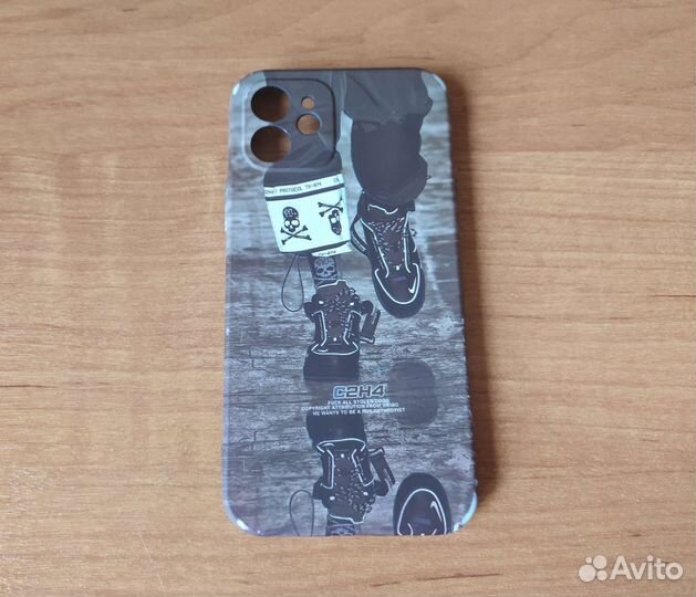 Чехол на iPhone 12