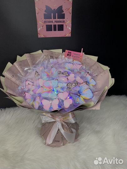 Светяшиеся букеты из бабочек