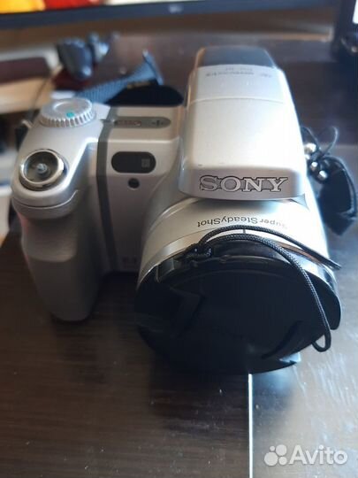 Продам фотоапарат Sony Cyber-shot DSC-H7