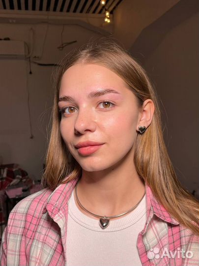 Модель на ламинирование бровей и ресниц