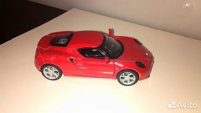 Модель а/м Alfa Romeo 4C в масштабе 1:32