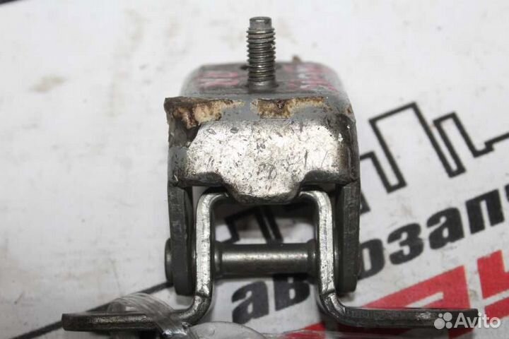 Петля двери nissan almera bluebird bluebird sylphy