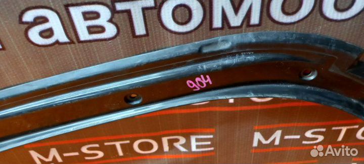 Водосток багажника задний правый Mercedes-Benz