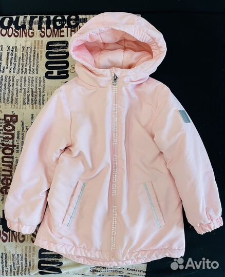 Куртка демисезонная для девочки 110, шапки