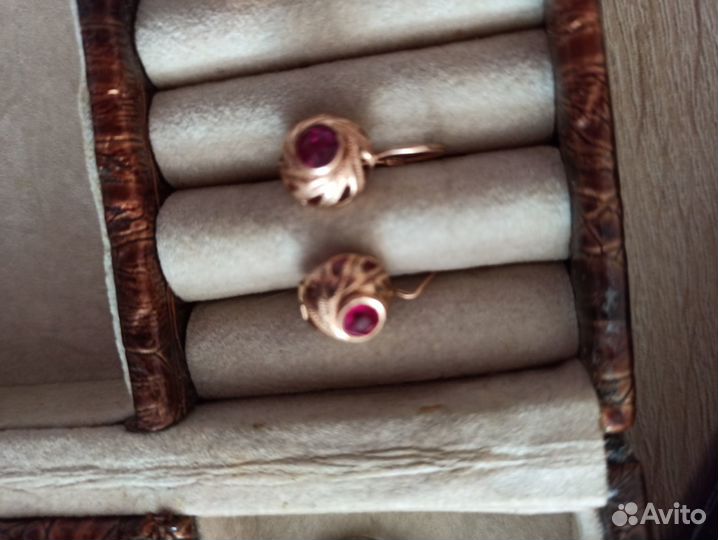 Золотые серьги 583 пробы