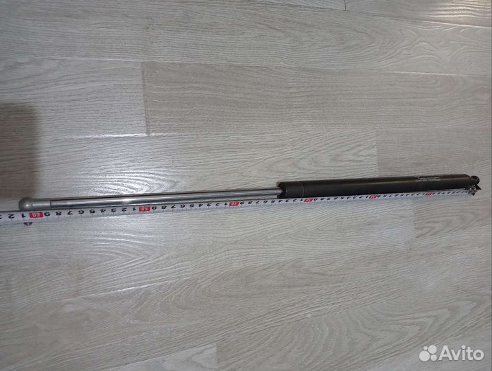 Газовые упоры багажника калина