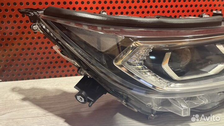 Фара правая Toyota Rav 4 2021 XA50