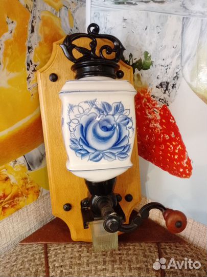 Кофемолка настенная гжель СССР