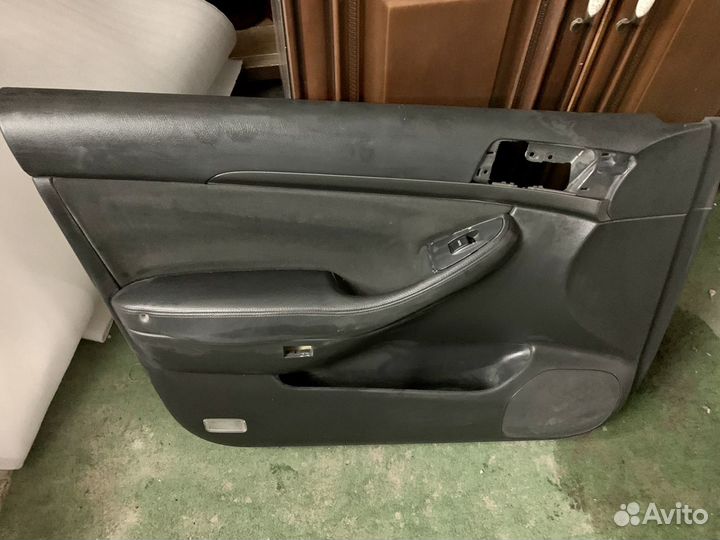 Тайота авенсис двери от 2006 - 08 г в сборе