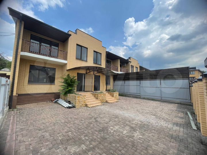 Таунхаус 181,4 м² на участке 2,3 сот.