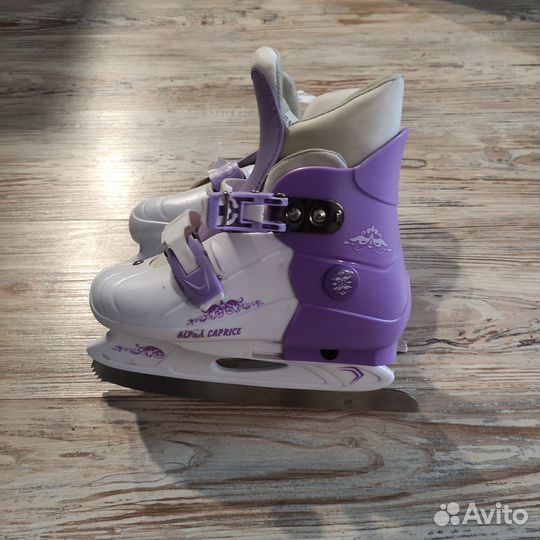 Коньки фигурные 28 и 29-32 р-р