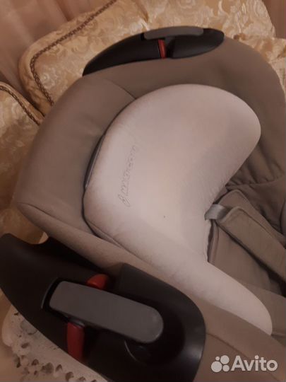 Детское автокресло Maxi cosi б/у
