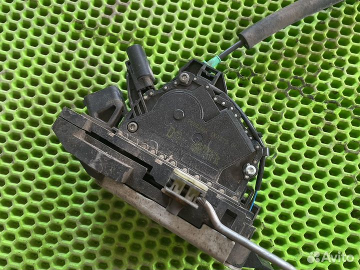 Jaguar x type задний левый замок двери