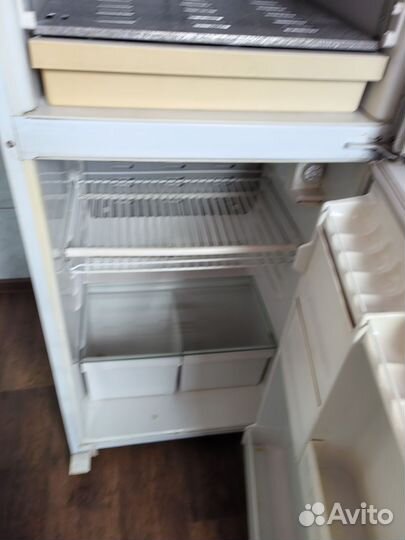 Холодильник Бирюса все работает