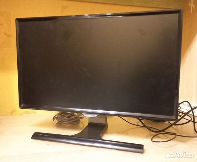 Монитор Samsung ls24e390hlo