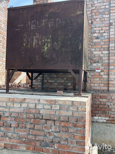 Продам металлическую емкость б/у