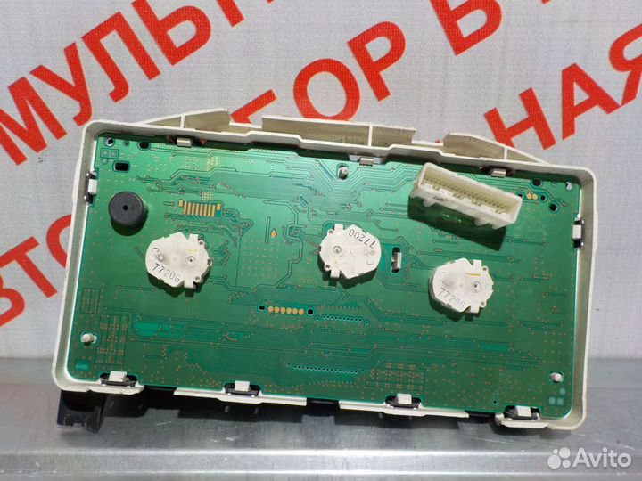 Щиток приборов Ниссан Ноут E11