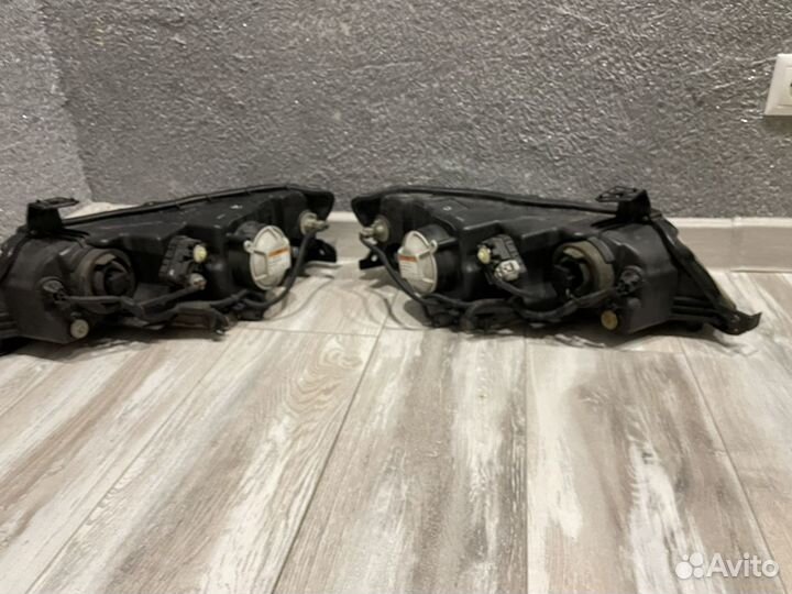 Фары honda odyssey rb1 rb2 2004 год xenon