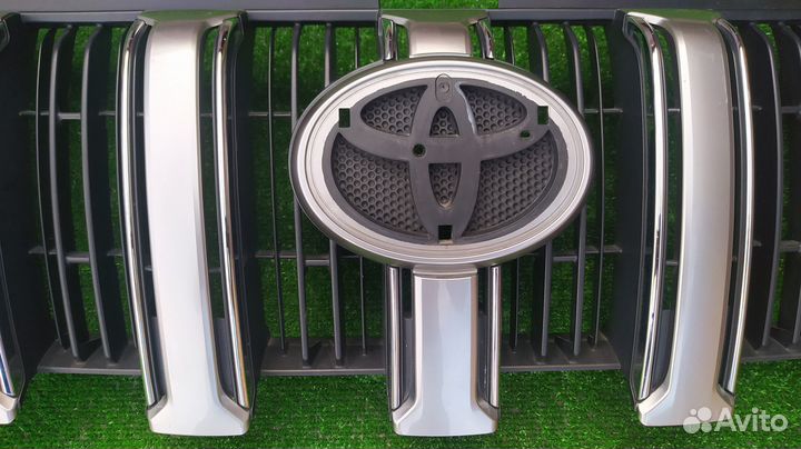 Решетка на Toyota Land Cruiser Prado 150 2013-2017