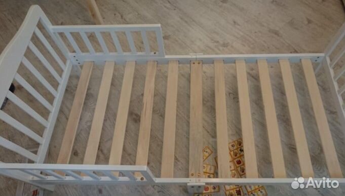 Детская кровать от 3 лет с бортиками и матрасом
