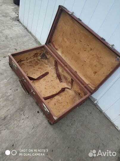 Чемодан старинный