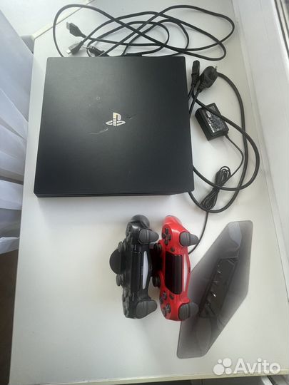 Игровая приставка PS4 Pro 1tb
