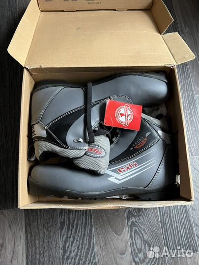 Лыжные ботинки