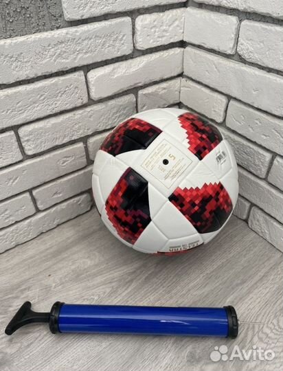 Футбольный мяч adidas telstar fifa 2018