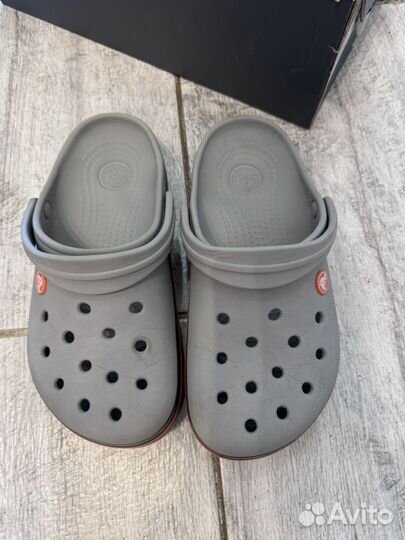 Crocs w7