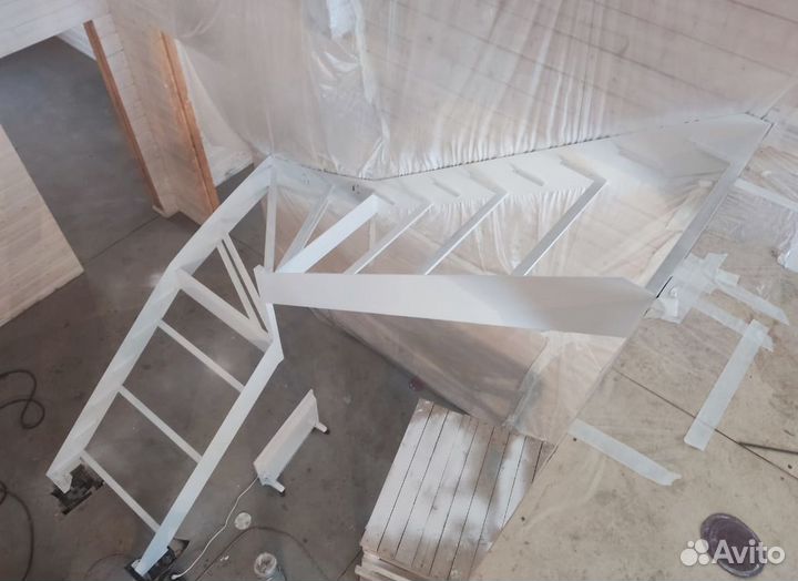 Лестница из металла