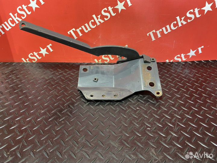 Шарнирная петля подножки обслуживания левая