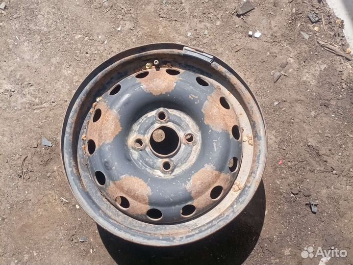 Штампованный диск r14 4x100 Хендай Гетц