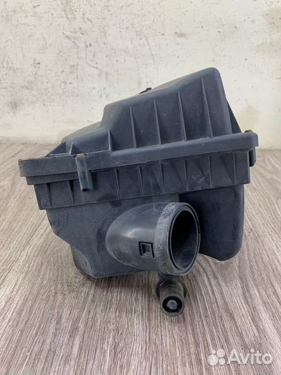Корпус воздушного фильтра Opel Astra H Z18XE