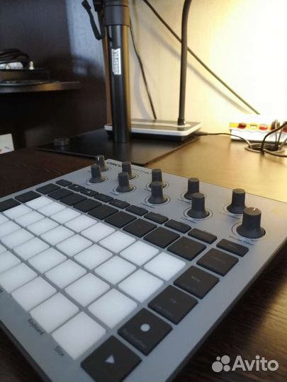 Грувбокс Novation Circuit Rhythm