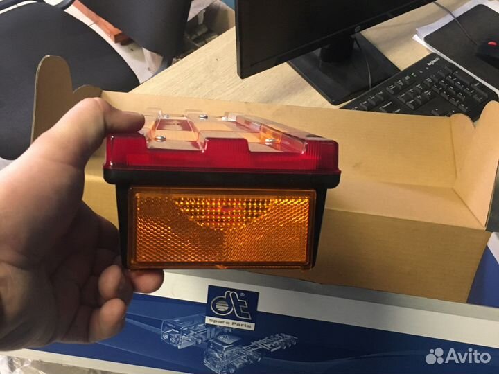 Фонарь задний правый Mercedes