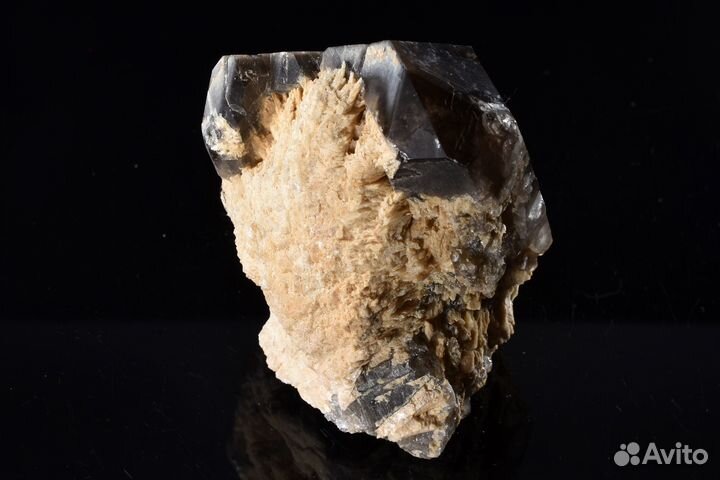 Дымчатый кварц, клевеландит. Лот №782