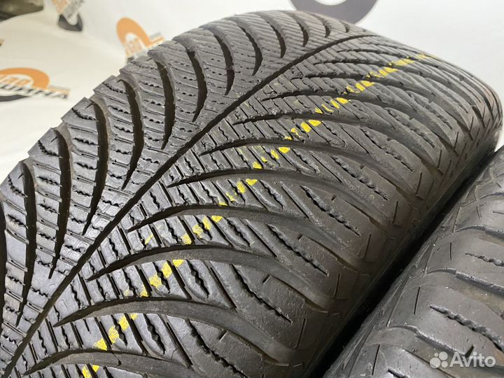 Goodyear Vector 4Seasons Gen-2 235/55 R17
