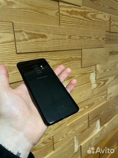 Samsung Galaxy S9, 4/64 ГБ