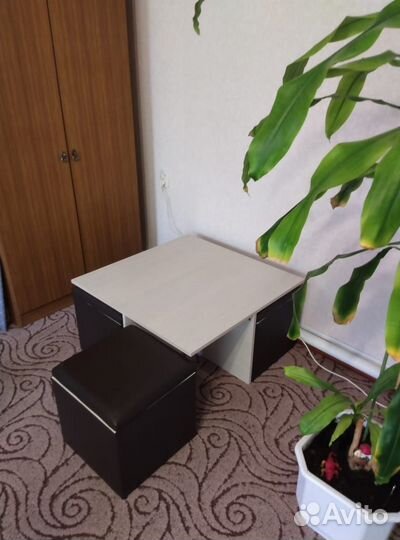 Столик журнальный