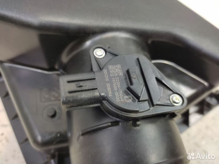 Крышка корпуса воздушного фильтра Toyota Camry