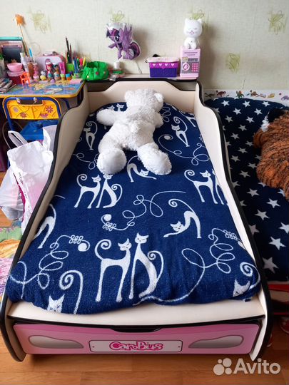 Кровать-машинка