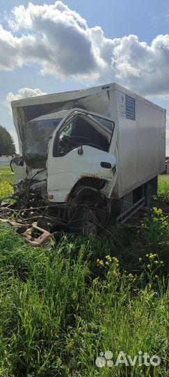 Битый isuzu nqr 75
