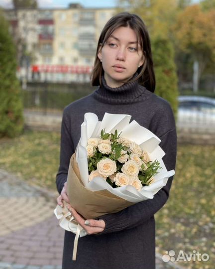 Букет из кустовых роз